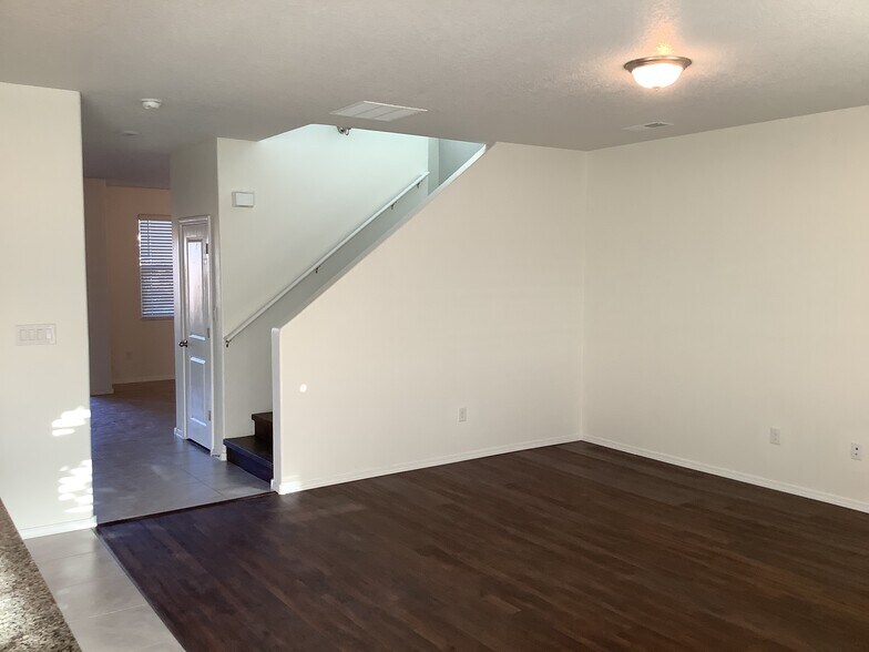 Building Photo - 2281 Solara Loop NE