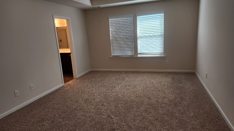 Building Photo - 113 Foxborough Ln