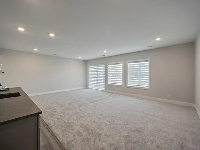 Building Photo - Spacious 4-Bedroom Home in Quiet Polk City...