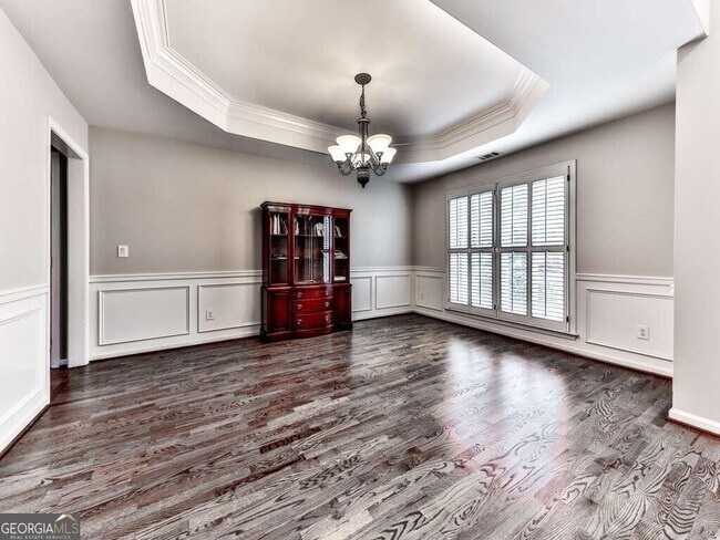 Building Photo - 2045 Town Lake Hills W