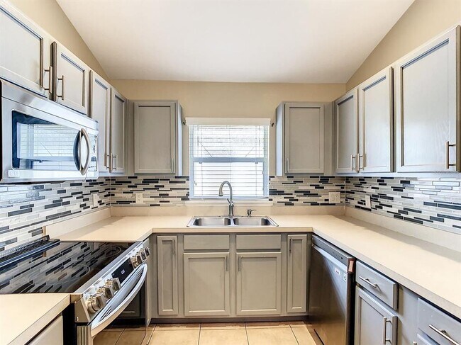 Building Photo - 2355 Hadley Way