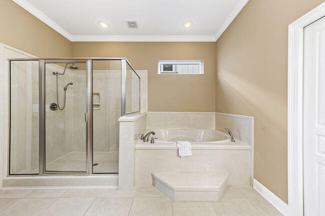 Building Photo - 1232 W Lagoon Ave