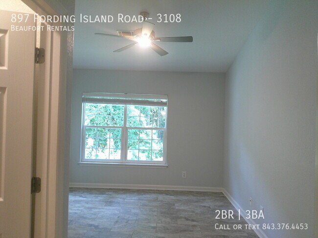Building Photo - 897 Fording Island Rd