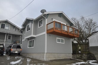 Building Photo - 1107 High St