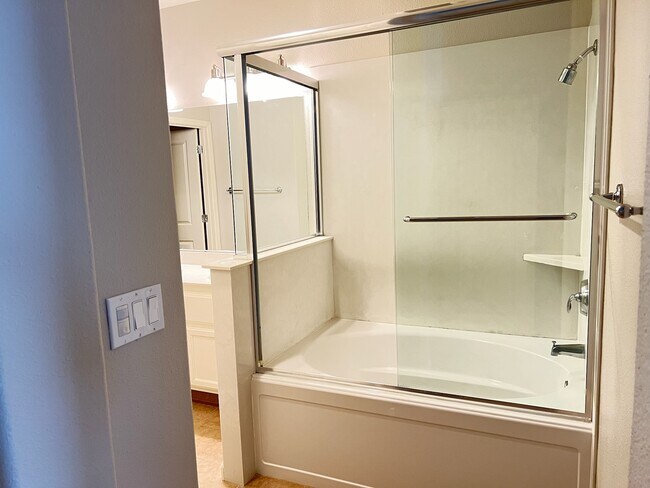 Building Photo - 1585 Agnew Road