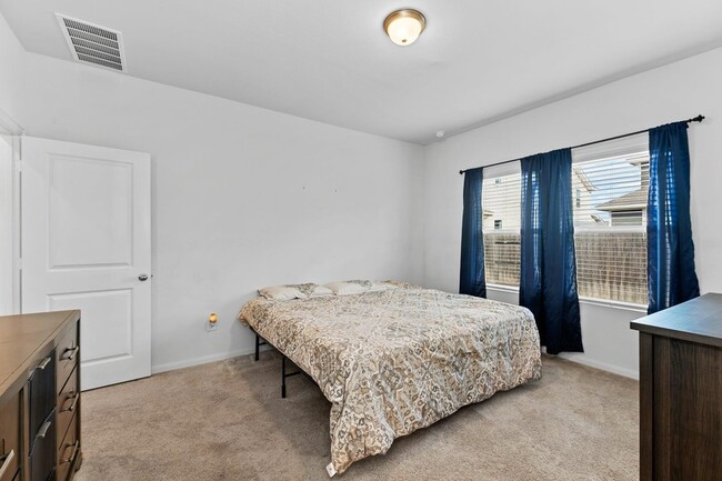 Building Photo - 216 Blue Hibiscus Dr