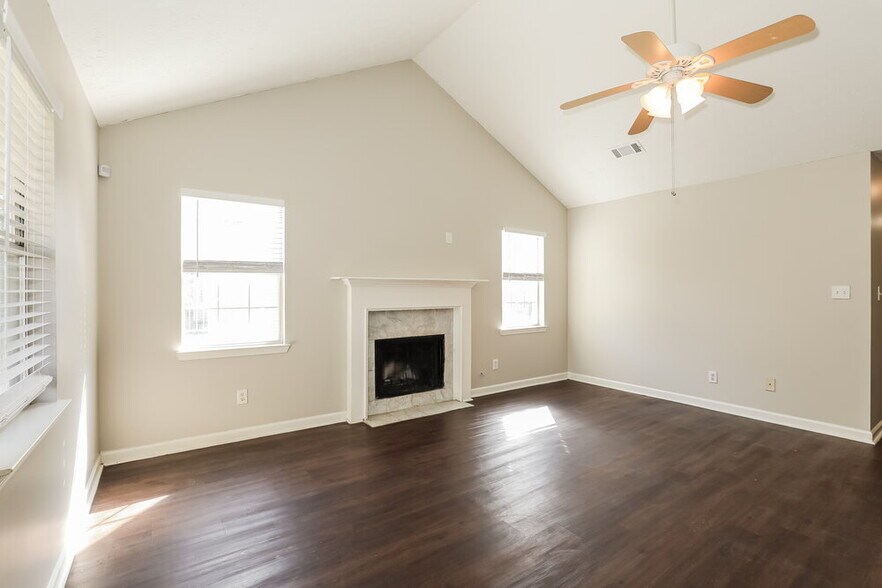 Building Photo - 505 Horseshoe Cir