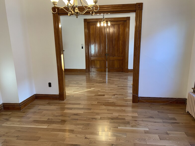 Building Photo - 61 Collins Ave