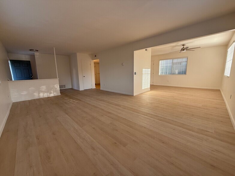 Building Photo - 2860 La Salle Ave
