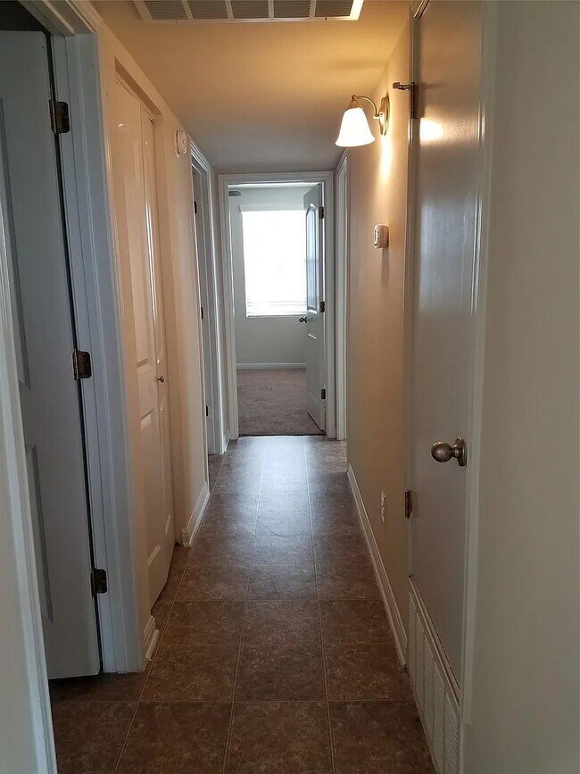 Building Photo - 334 Trestle Tree