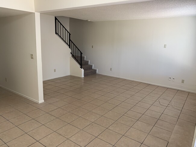 Building Photo - 1445 N 53rd Dr
