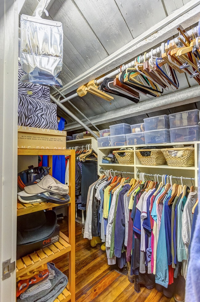 Building Photo - 246 N Court St