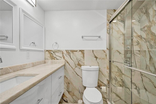 Building Photo - 3051 S Palm Aire Dr