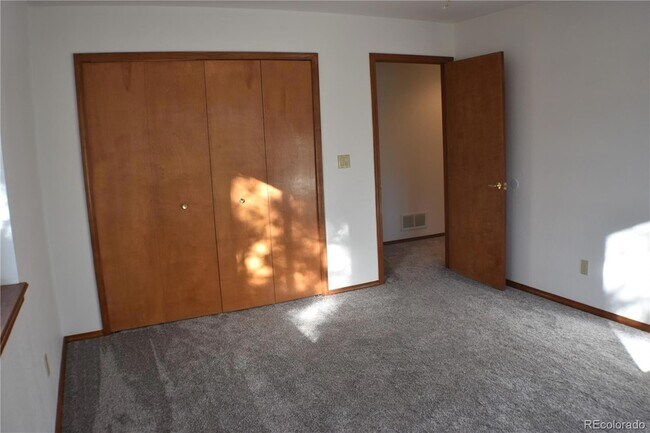 Building Photo - 14540 Rosholt Loop