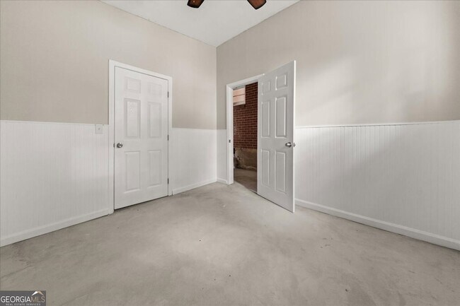 Building Photo - 1935 Handley Ave SW