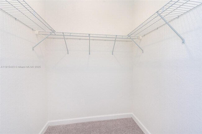 Building Photo - $2,490 2890 SE 26 Ter