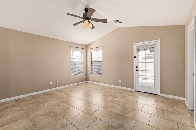 Building Photo - 10778 W Cambridge Ave