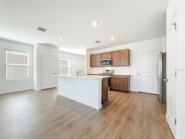 Building Photo - 35541 Kinsey Pt