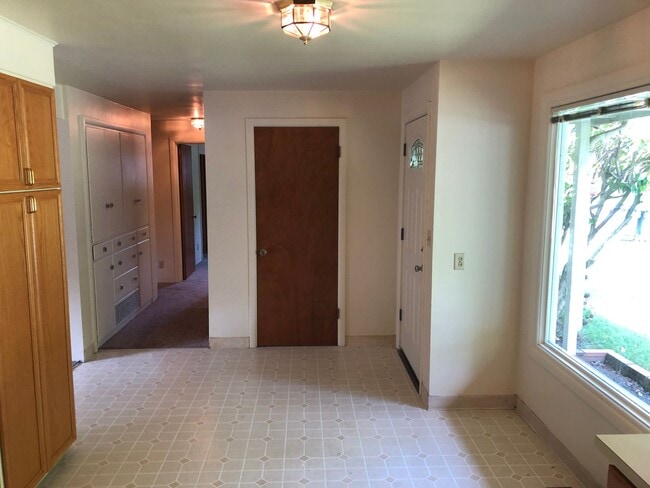 Building Photo - Charming 2 or 3 bedroom, 1 bath home in Great Location!