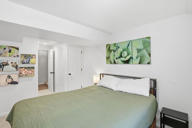 Building Photo - Updated 4BR Home with Finished Basement Minutes to Glenmont Metro!