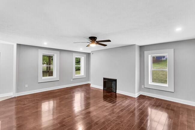 Continuation of oversized living room perfect for entertaining - 2416 Magee Road Ext