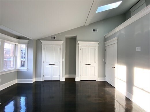 Building Photo - 209 Green St