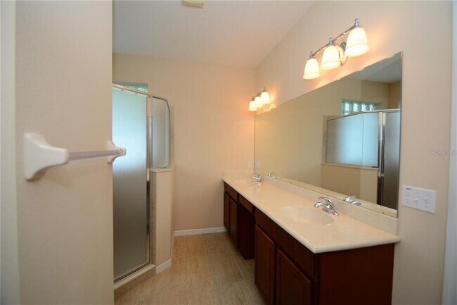 Building Photo - 40 Arrowhead Dr