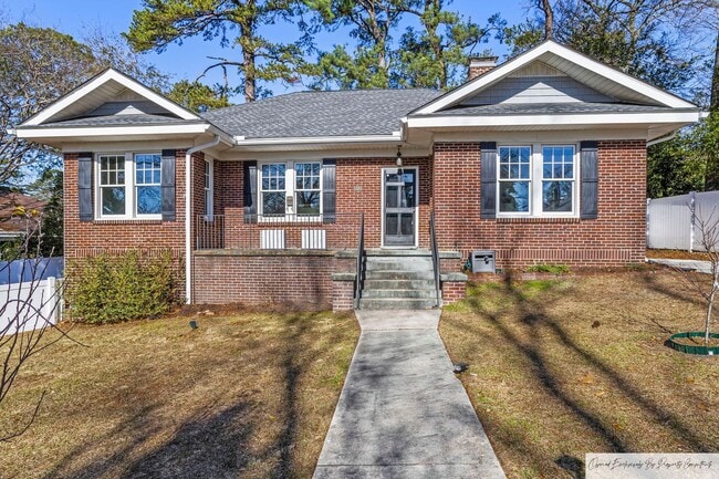 Primary Photo - BEAUTIFUL ONE STORY BRICK HOME IN DOWNTOWN...