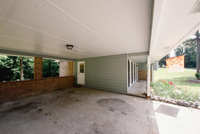 Building Photo - 4033 Scenic Mountain Dr SW