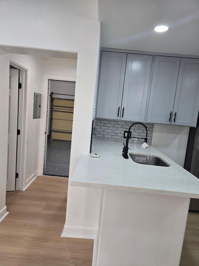 Building Photo - 418 E Hardy St