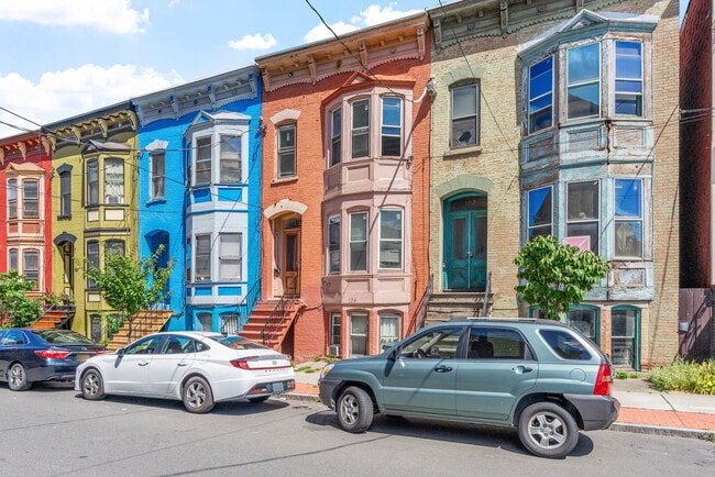 Building Photo - 179 Elk St