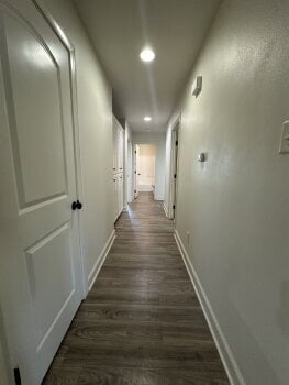 Building Photo - Spacious 3/2/2