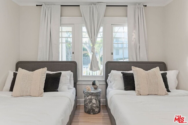 Building Photo - 1224 N Ogden Dr