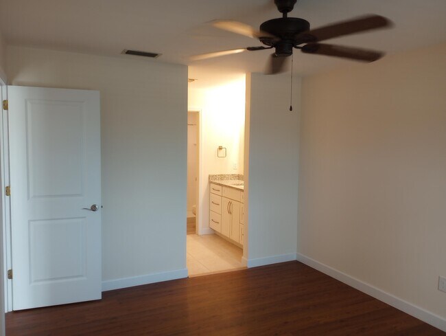 Building Photo - 950 S Kanner Hwy