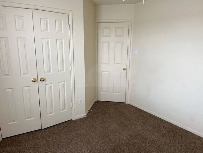 Building Photo - 5604 Bertha Dr
