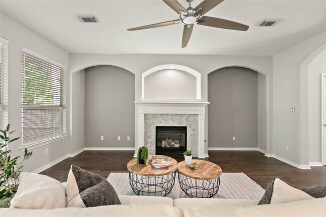 Building Photo - 139 Ledgestone Pl
