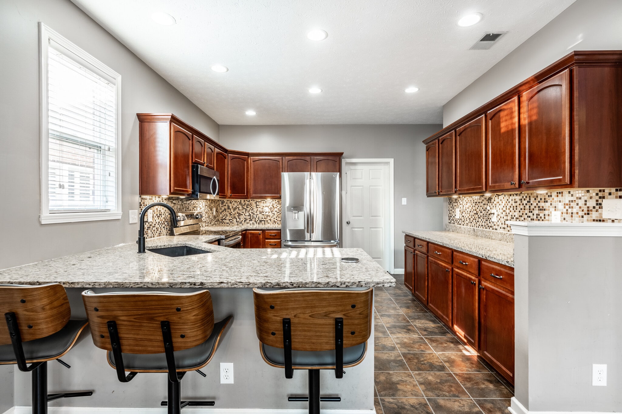 Building Photo - 8342 Stark Dr
