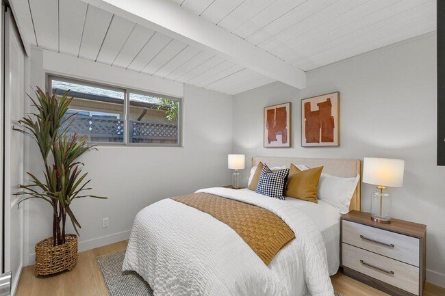 Building Photo - 729 Stendhal Ln