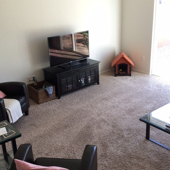 Building Photo - Beautiful 4-Bedroom Home South Fort Collins!