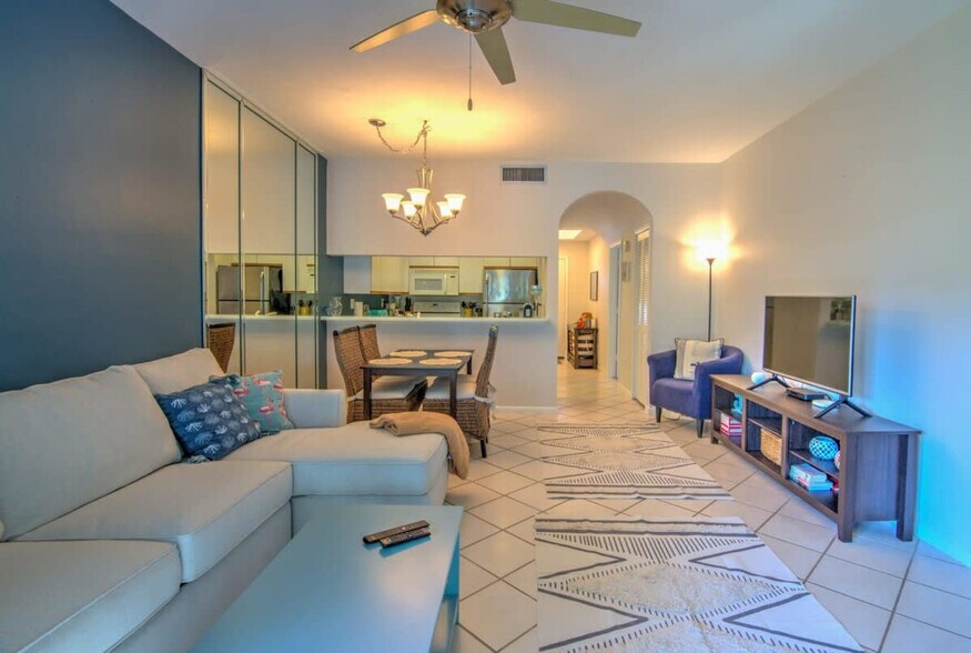 Building Photo - 3310 Europa Dr