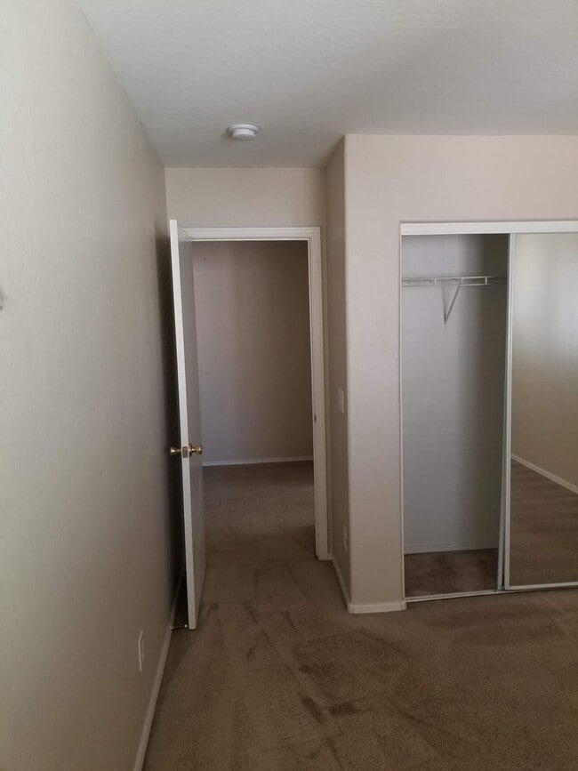 Building Photo - Spacious 3BD Home Near Downtown Phoenix & Major Freeways