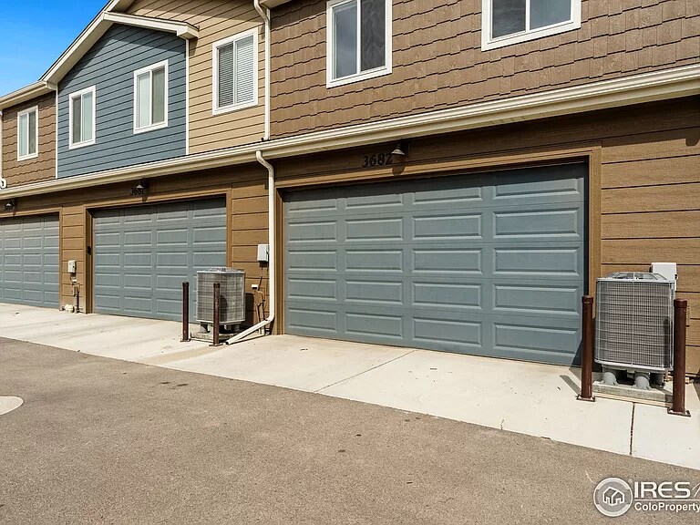 Building Photo - 3682 Ronald Reagan Ave