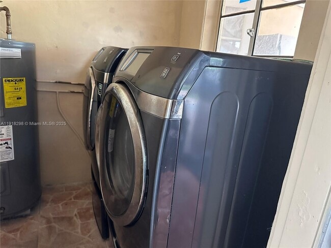 Building Photo - 6420 SW 18th Terrace