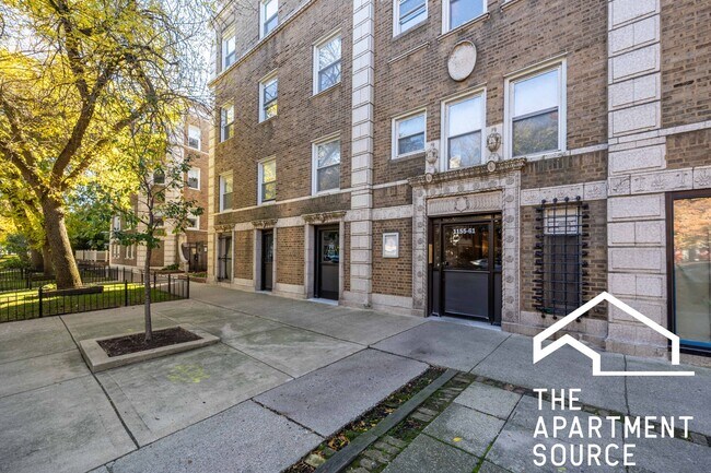 Building Photo - 1157 W Lunt Ave