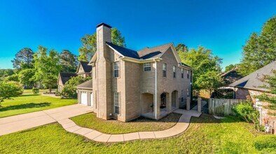 Building Photo - 167 Calais Dr