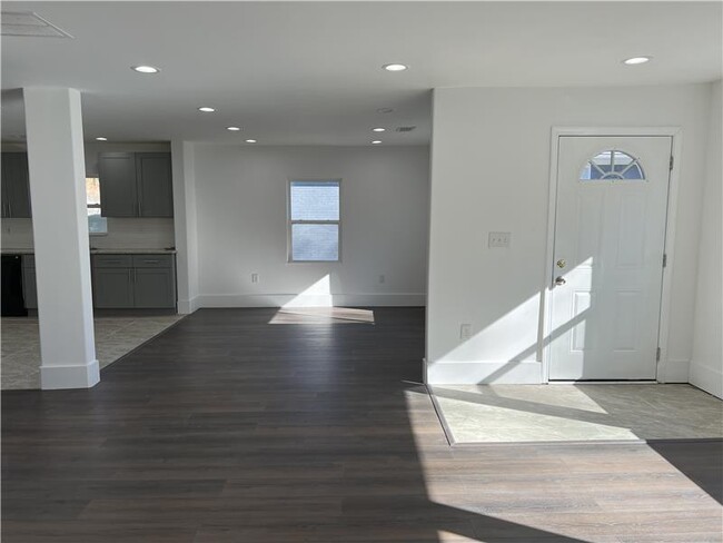 Building Photo - 76 Rockmart Dr NW
