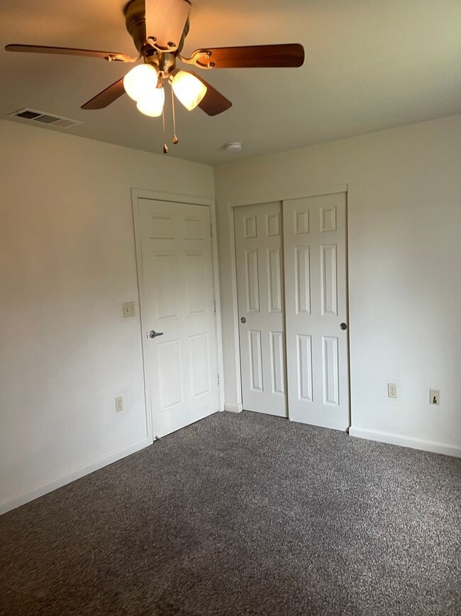 Building Photo - 3 BED 2 BATH W/ATTACHED MOTHER-IN-LAW SUITE *SOLAR PANELS ON ROOF = LOW ELECTRIC BILL*