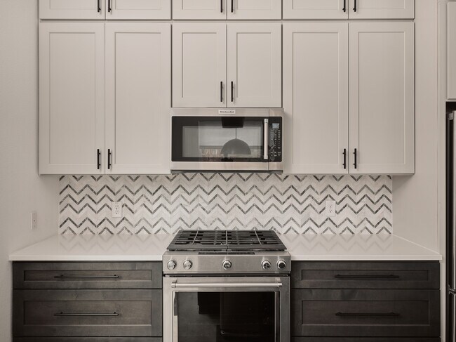 Building Photo - 910 Gullett St