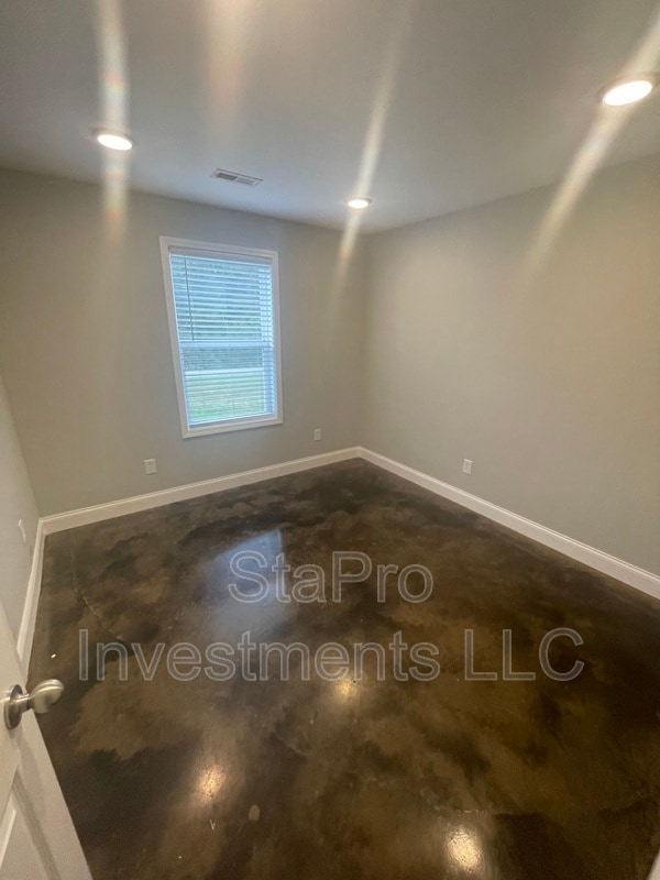 Building Photo - 65 McMurtry Rd