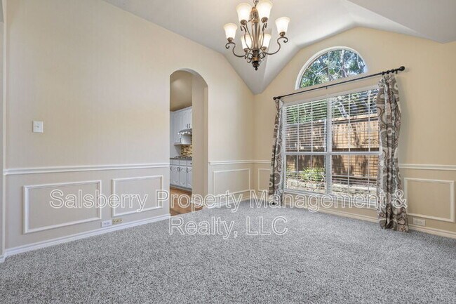 Building Photo - 9313 Bayard St